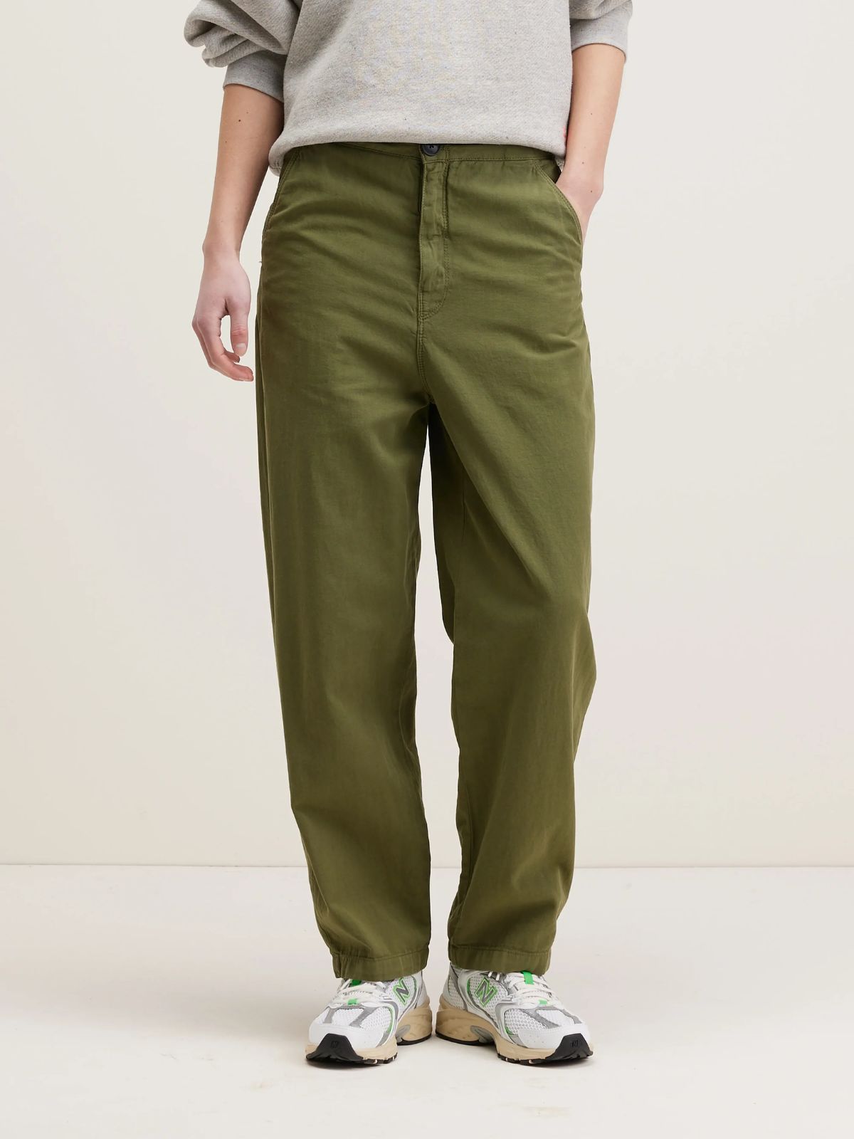 color:KHAKI