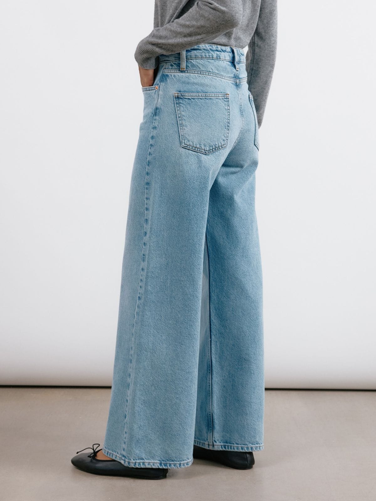 color:LIGHT DENIM