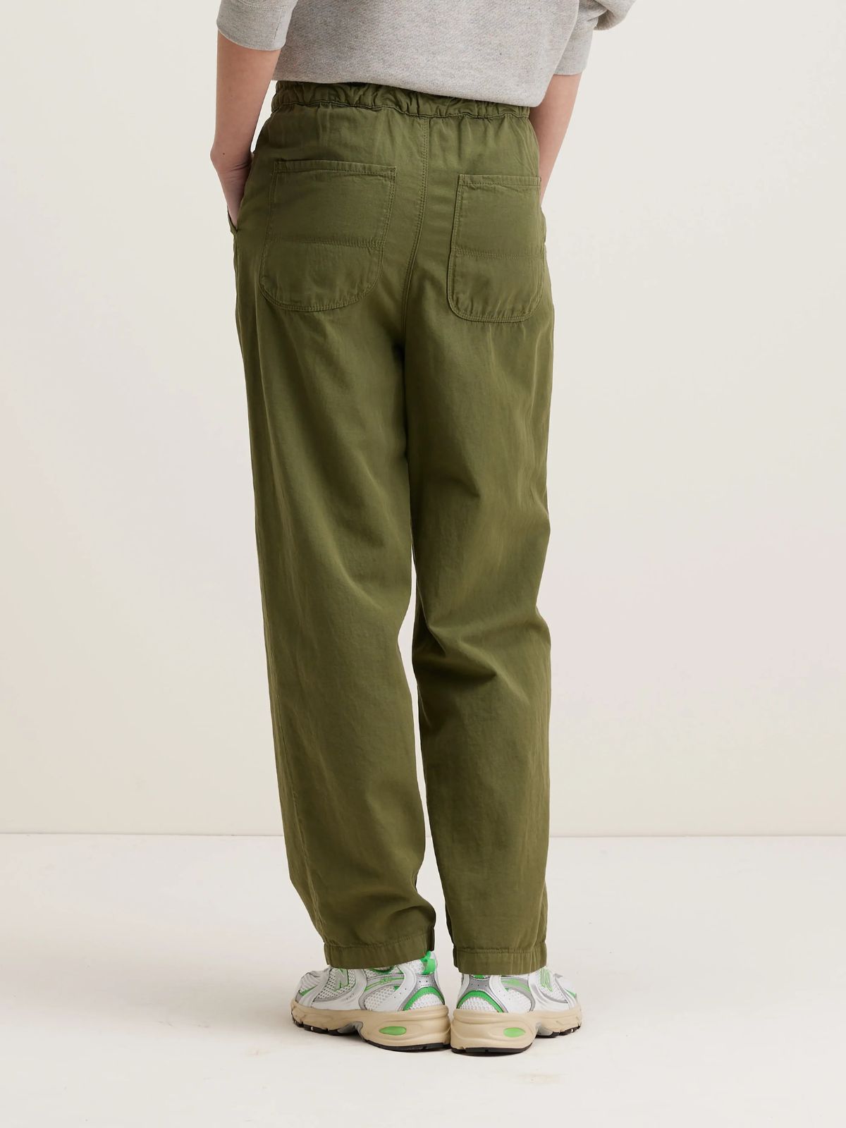 color:KHAKI