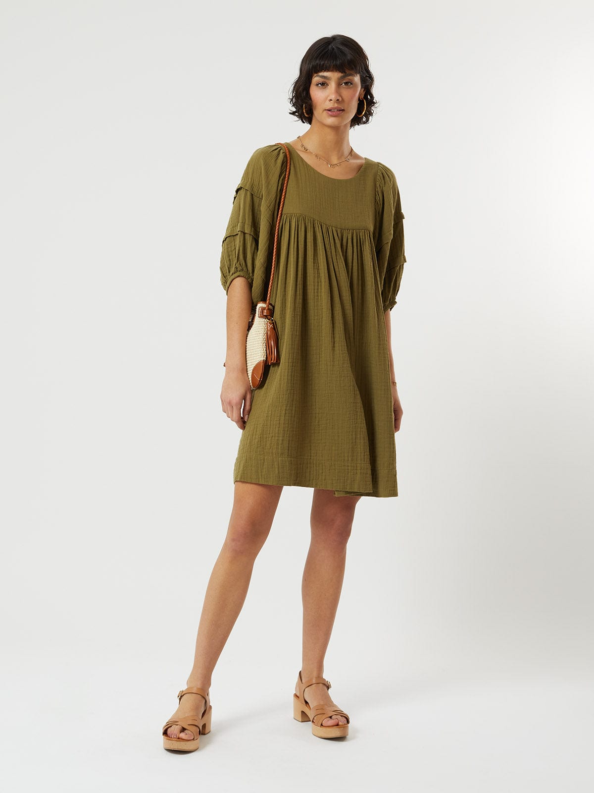 color:KHAKI